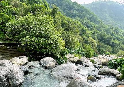 Kashmir with Vaishno Devi Tour